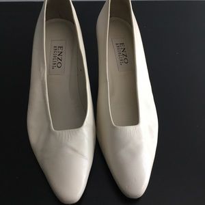 Size 10 vintage white pump